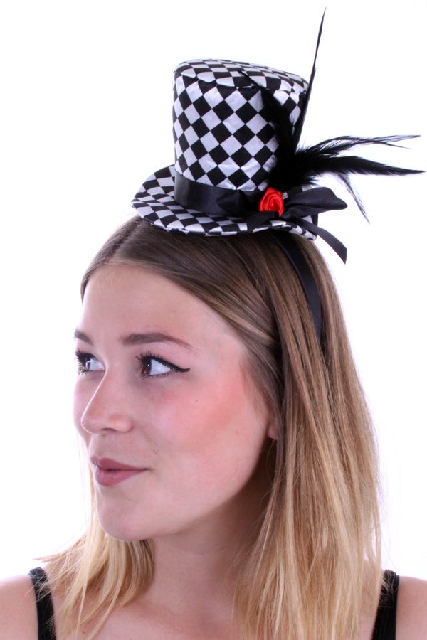 Mini-Hut mit Rose und Federn schwarz-weiß kariert